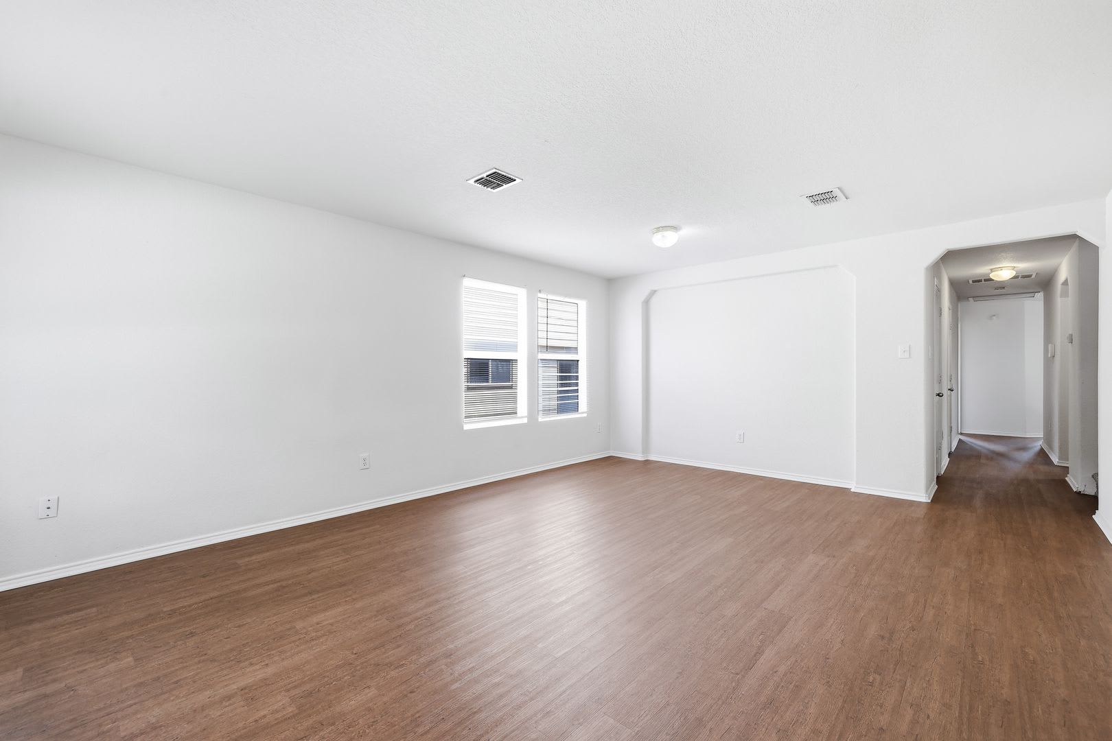 Beautifully Updated Two-Story Home in Monticello Ranch – photo 3