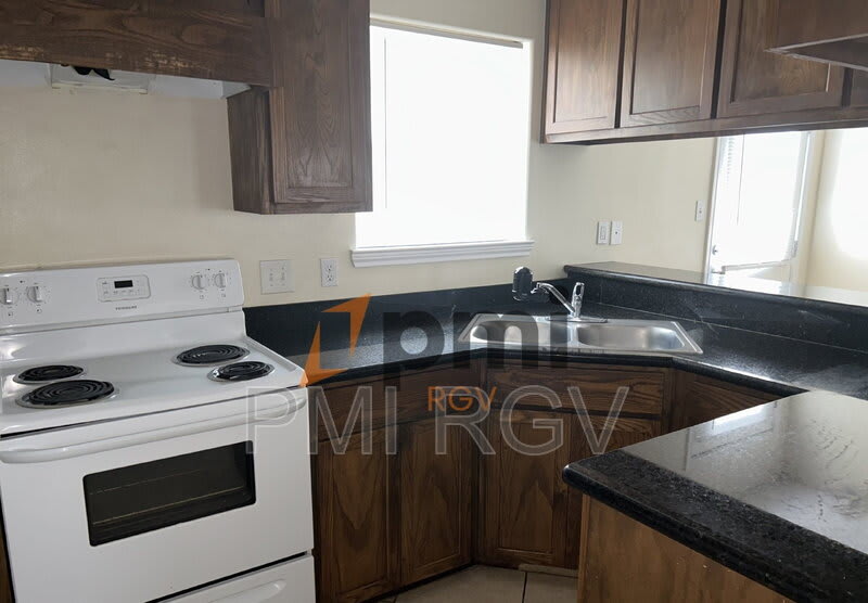 315 W Albatross Ave – photo 3