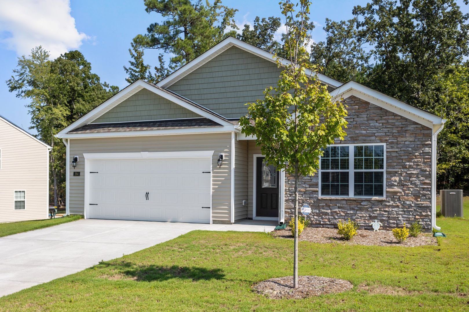 Beautifully designed 4-bedroom, 2-bath ranch – photo 5