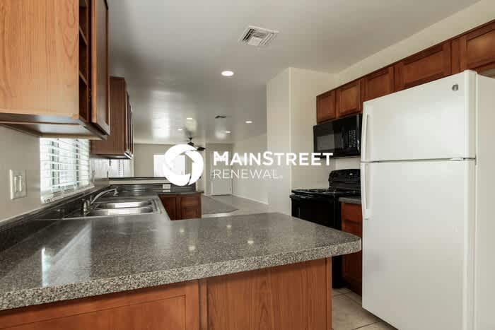 2133 East 35th Street – photo 5