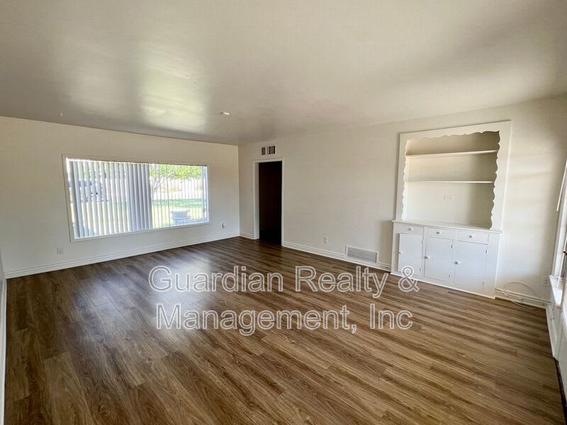 535 W. Edgemont Ave. – photo 1