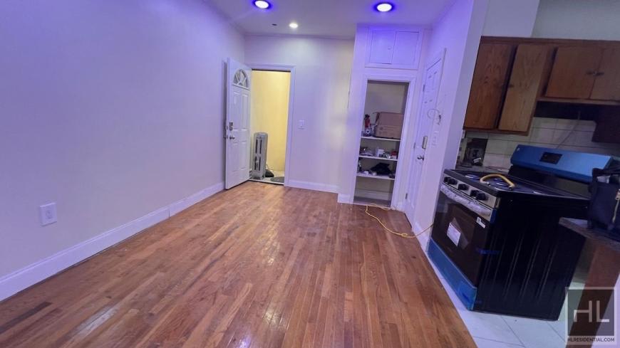 317 EAST 49 STREET – photo 1