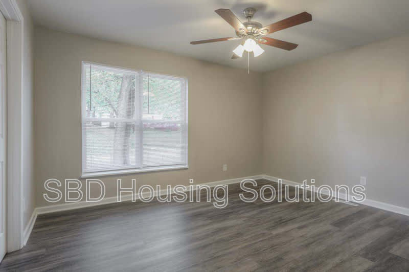 10325 Smalley Ave – photo 5