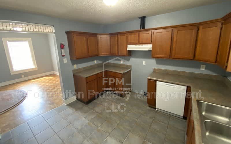 3563 Rockwood Avenue Main – photo 4