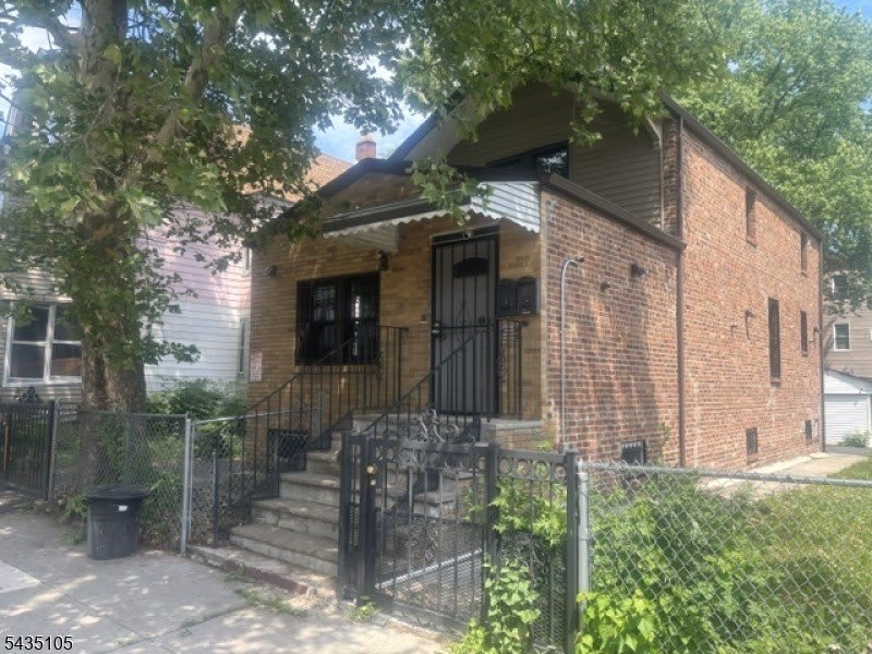 50 Stuyvesant Ave – photo 1