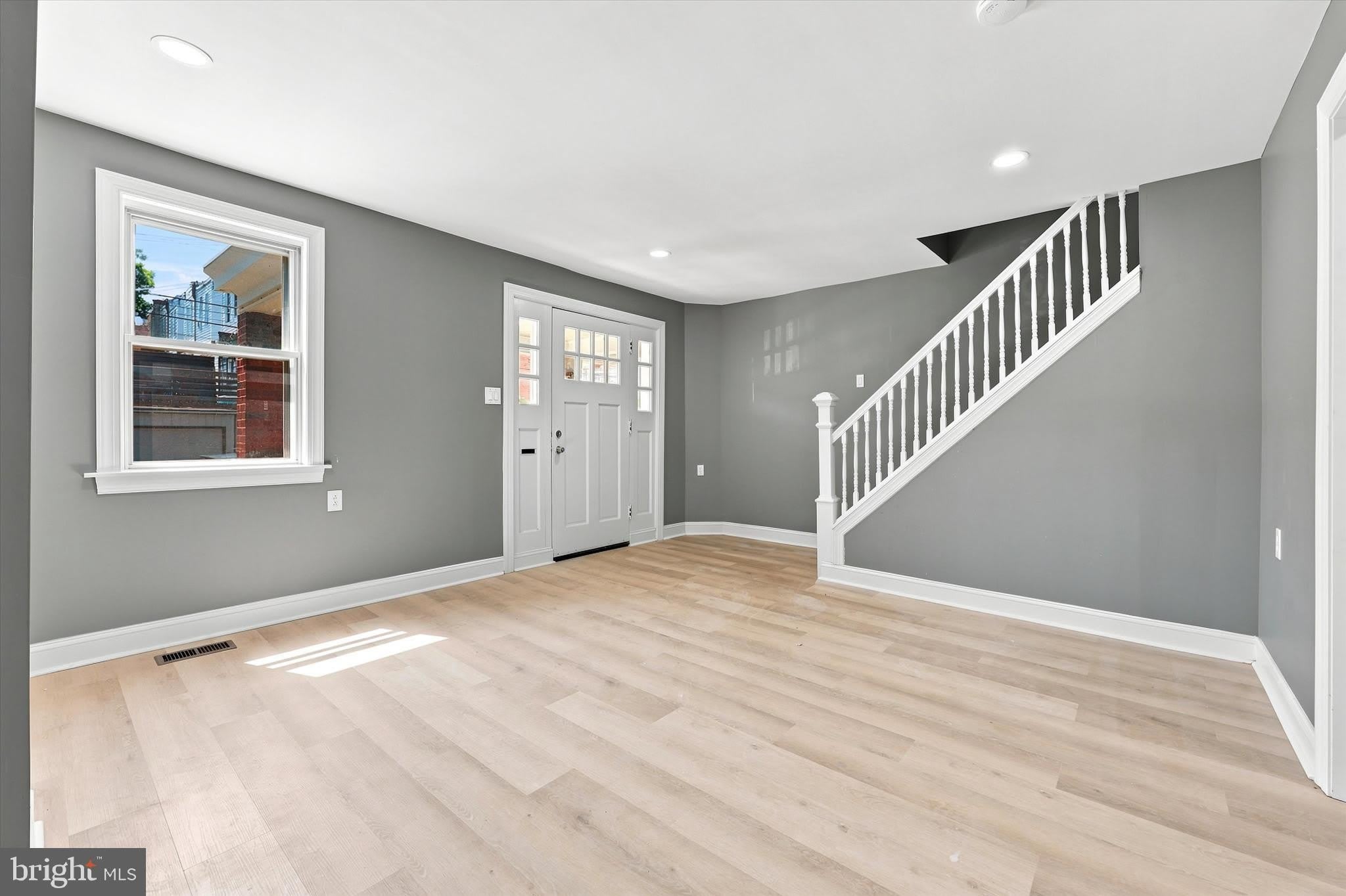 406 KINGSLEY Street – photo 2