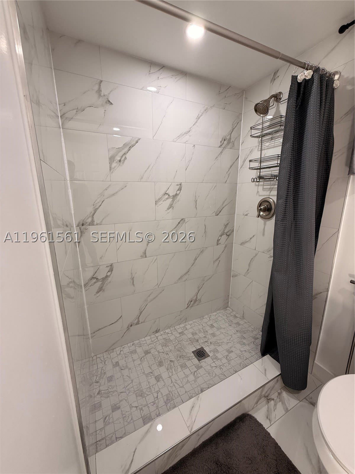 1037 SW 20th Ave – photo 5