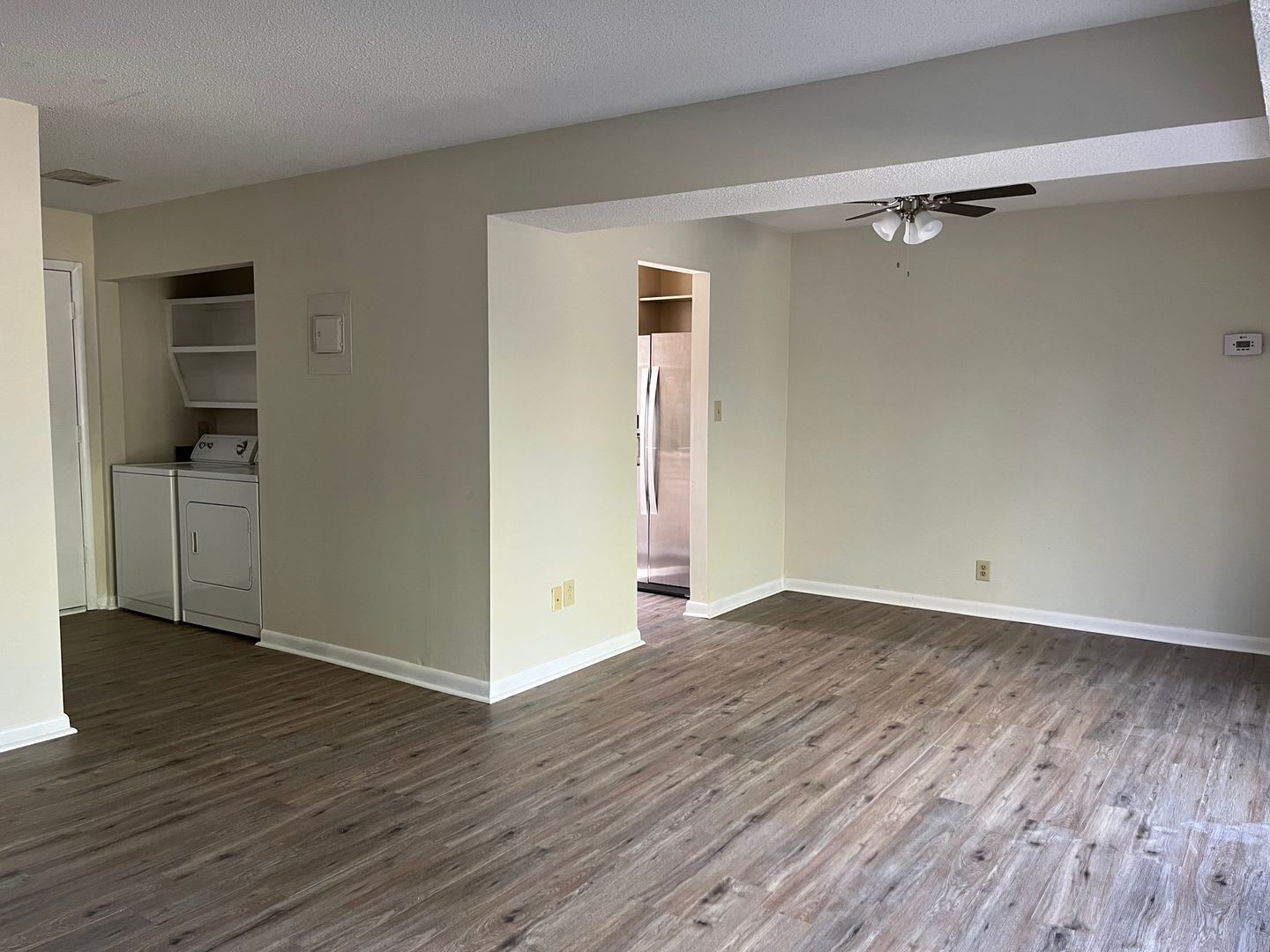 Freshly Renovated 2-Bedroom Unit! – photo 3