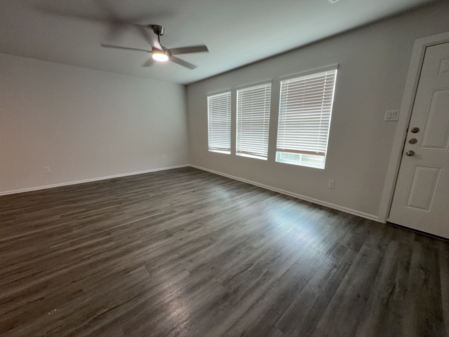 505 Hines Ave – photo 4