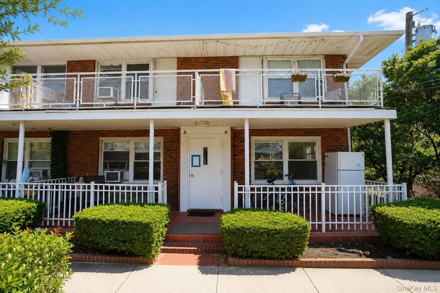 330 E Broadway – photo 3