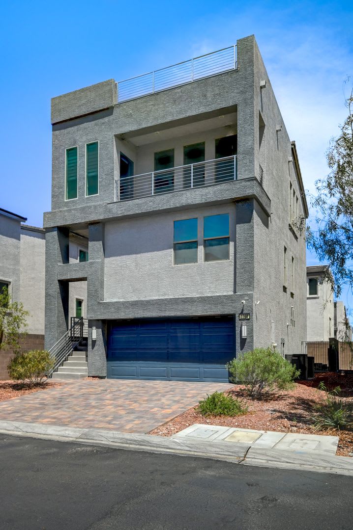 3 Story Home With Rooftop Deck Luxury Living – photo 4