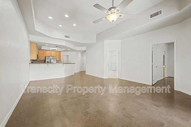4202 E Broadway Rd – photo 3