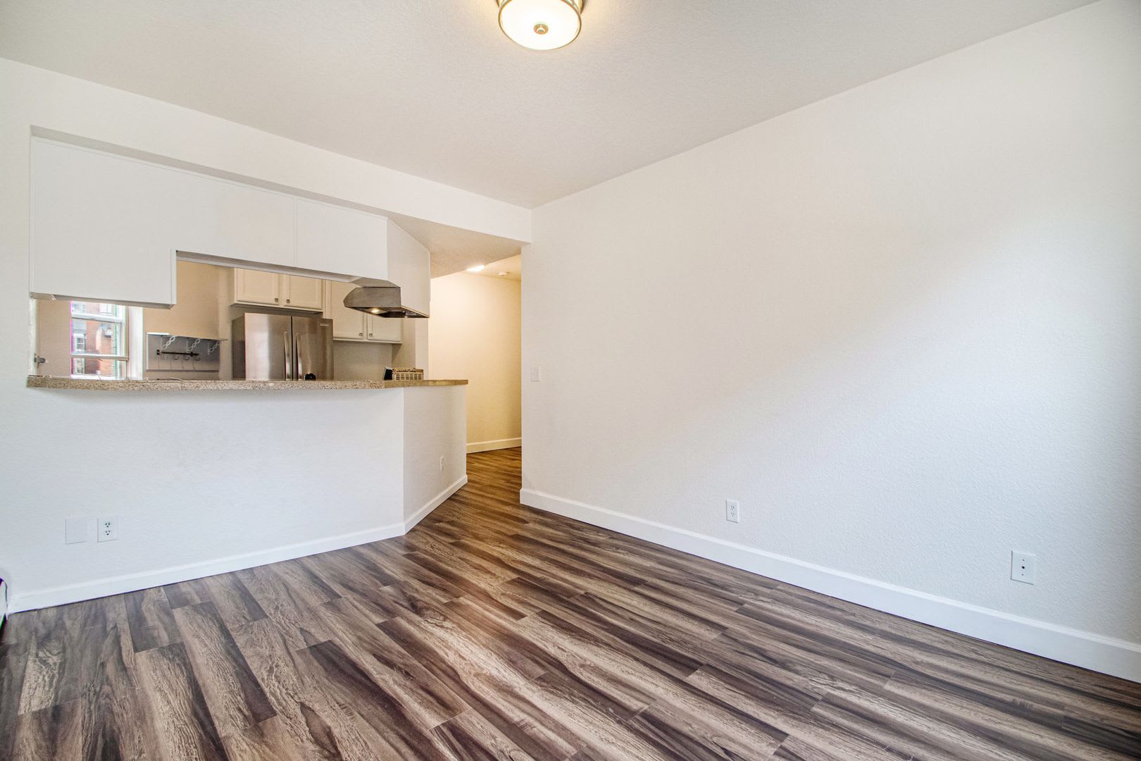 Cute Bungalow in North Capitol Hill – photo 2
