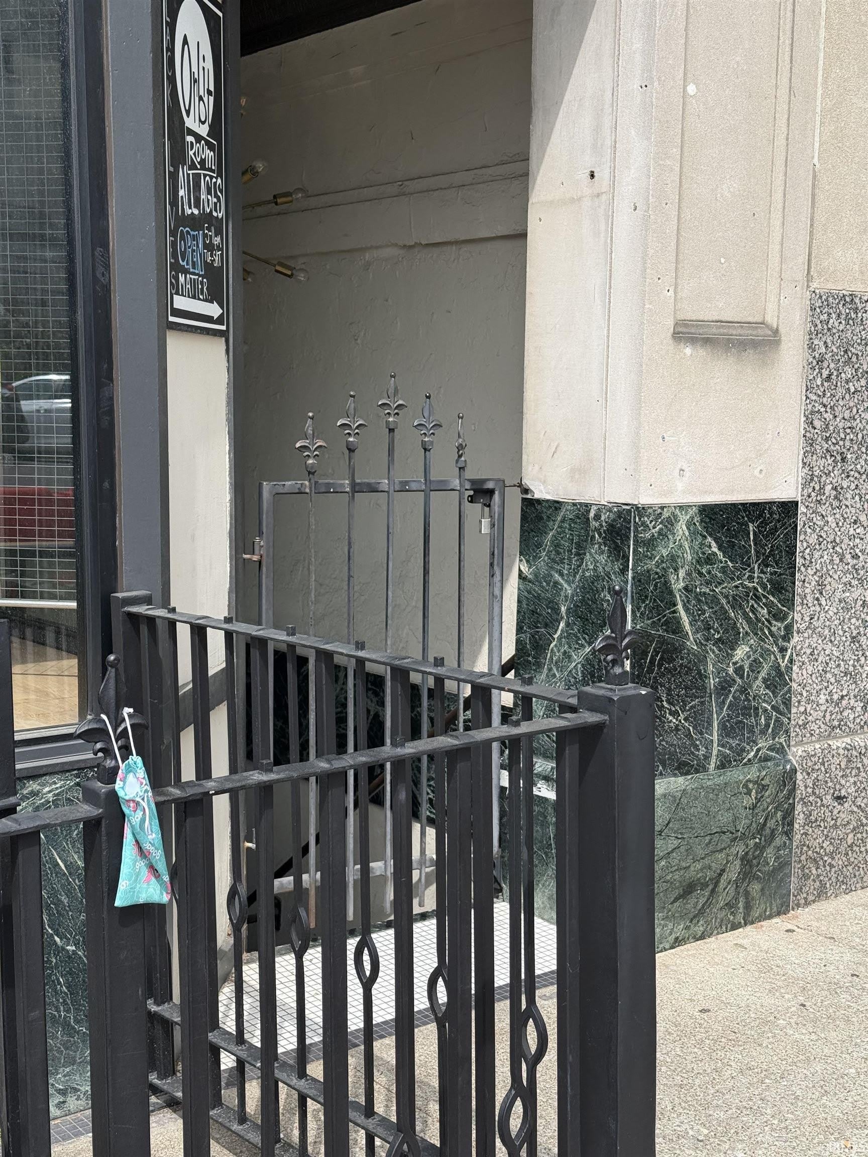 107 001 College Avenue – photo 1