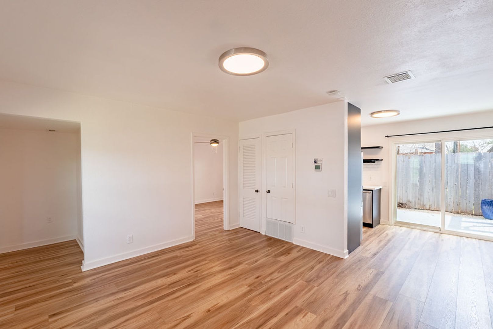 Charming 2-Bedroom, 1-Bathroom Retreat in North Austin!!! – photo 5