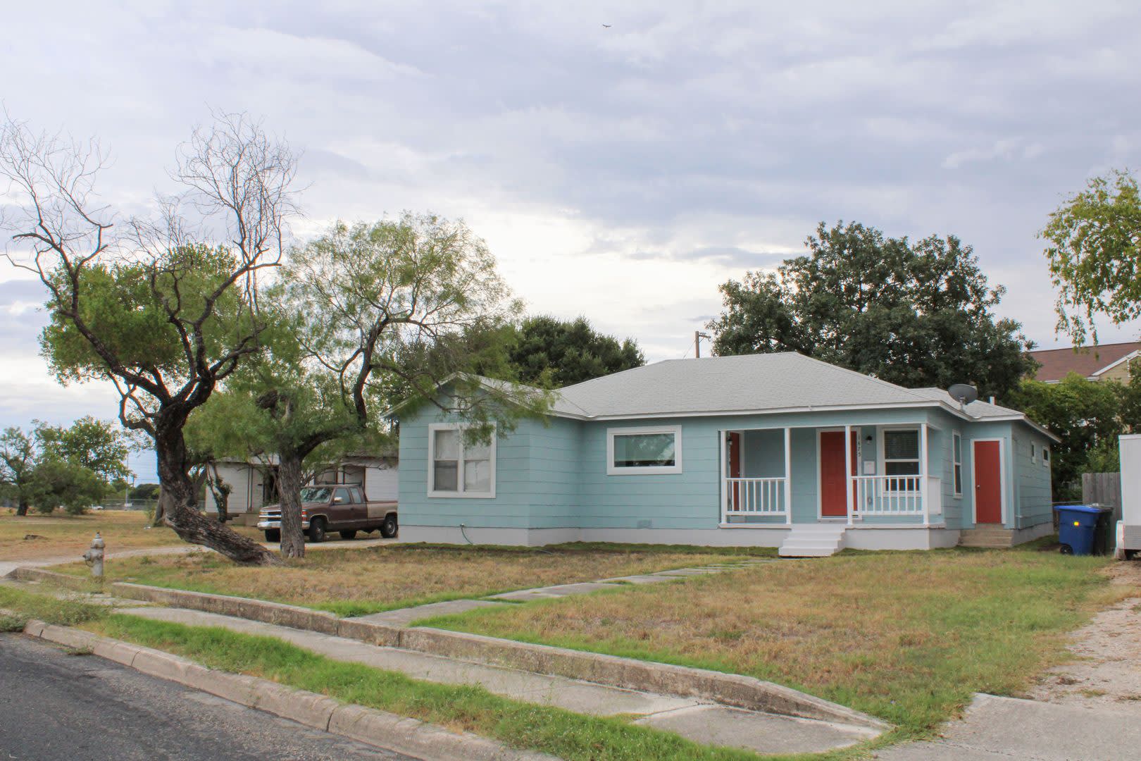 OLMOS PARK TERRACE DUPLEX – photo 3