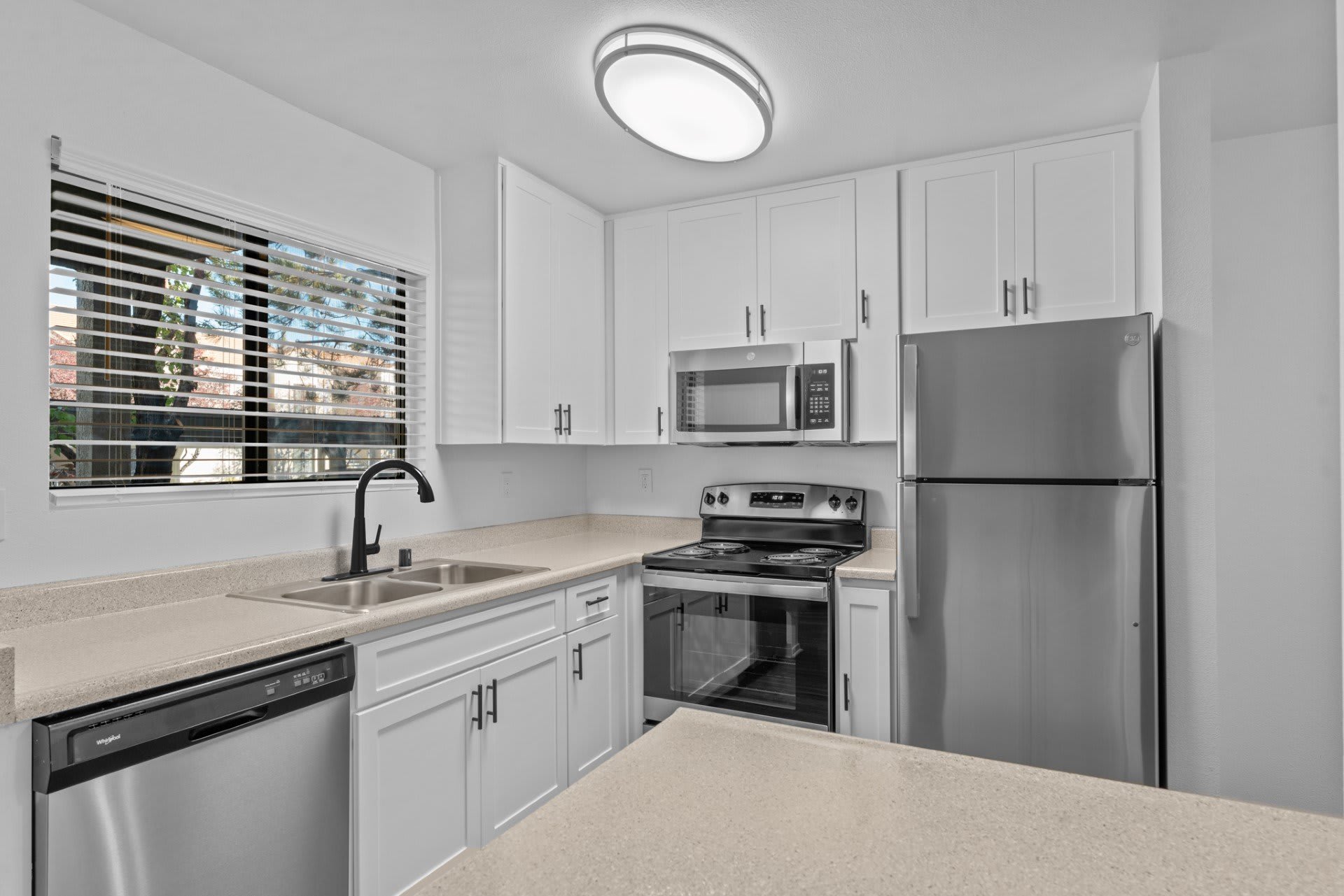 Sagecliff Apartments – photo 2