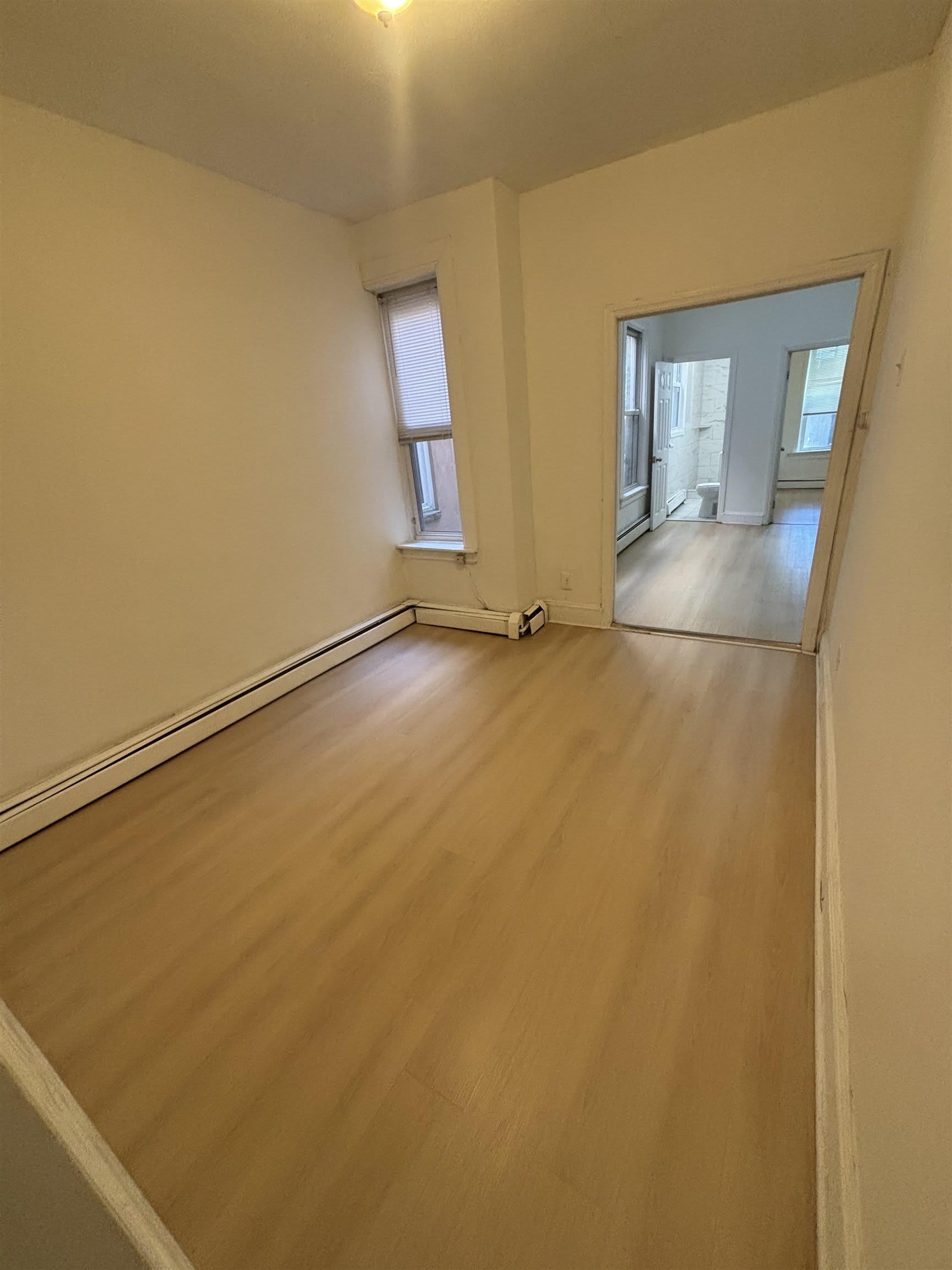 406 Woodlawn Ave – photo 4
