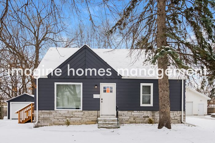 3826 Yates Avenue North – photo 1