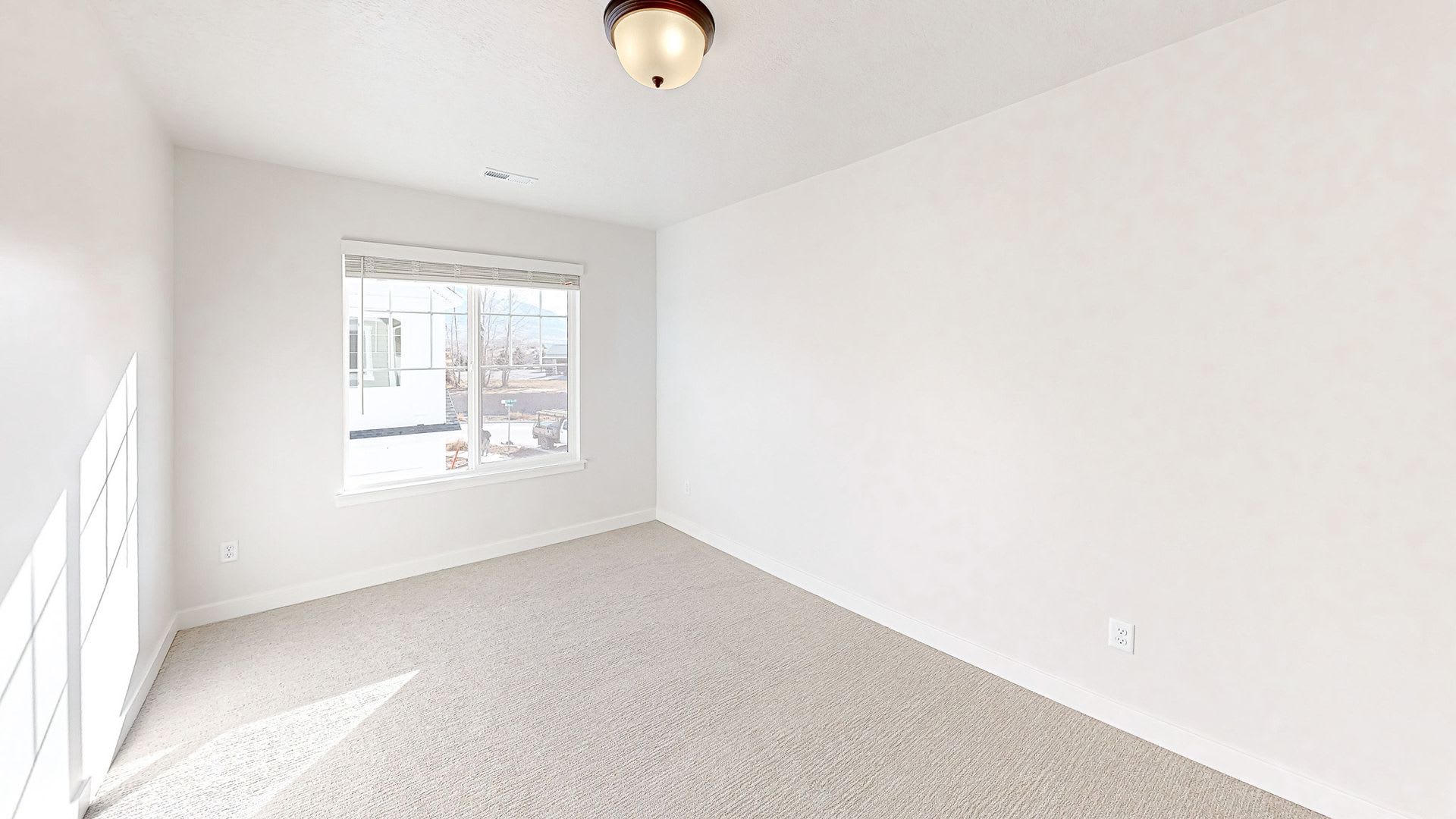 1000 Off First Months Rent Move In Special If A Lease Is Signed By September 1St Newer Unit In The Spanish Fork Juniper Ridge Townhomes – photo 5