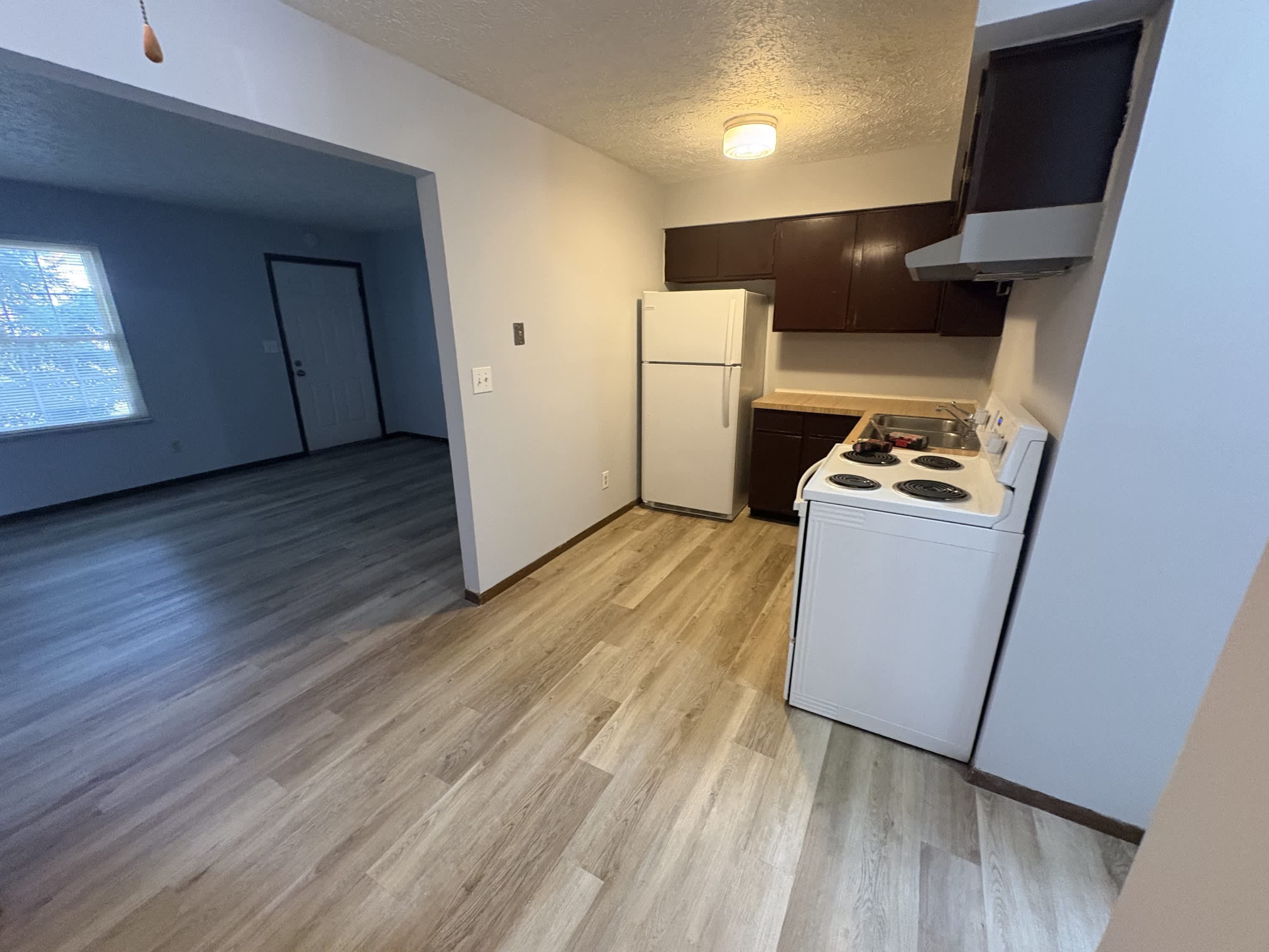 450 Center Ave – photo 4