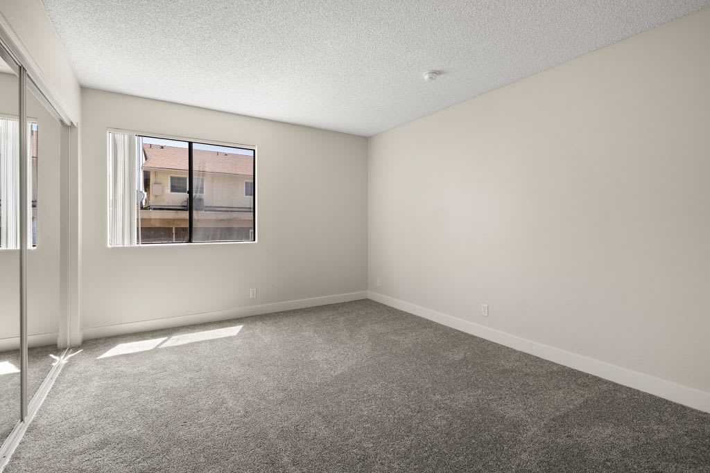 Chatsworth Plaza – photo 4
