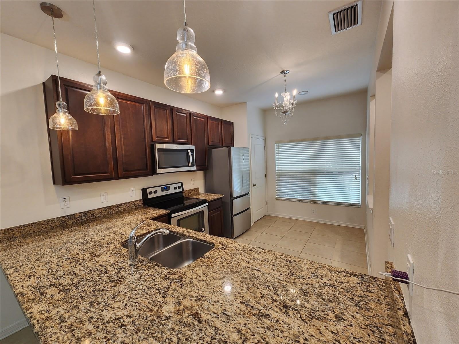 1112 HILLHURST Drive – photo 5