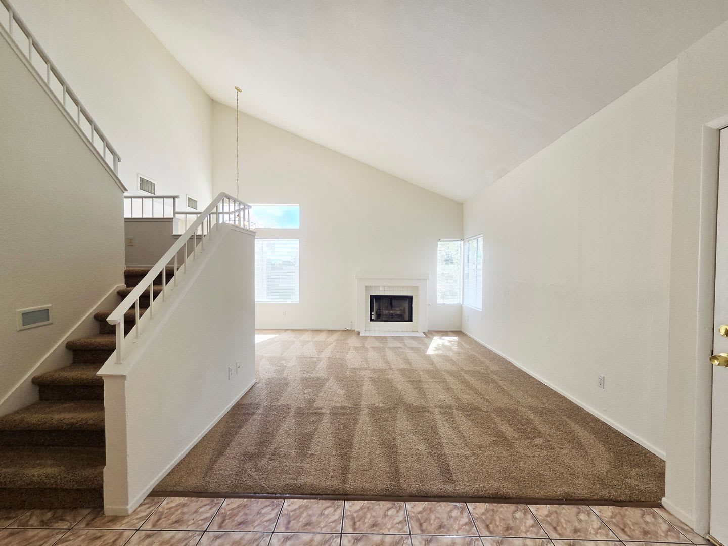3-Bedroom Home Near Summerlin with 3 Full Baths & 2-Car Garage – photo 4