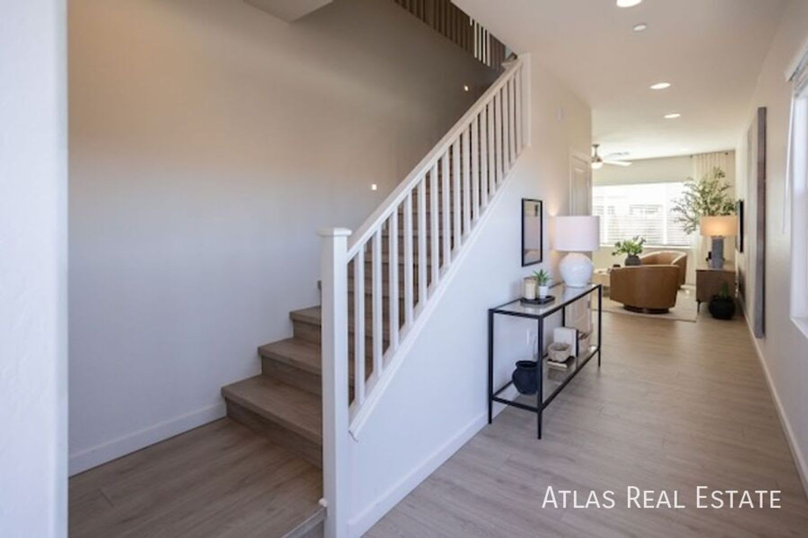 Gated Community, Pet Friendly, Upgraded Lifestyle – photo 3
