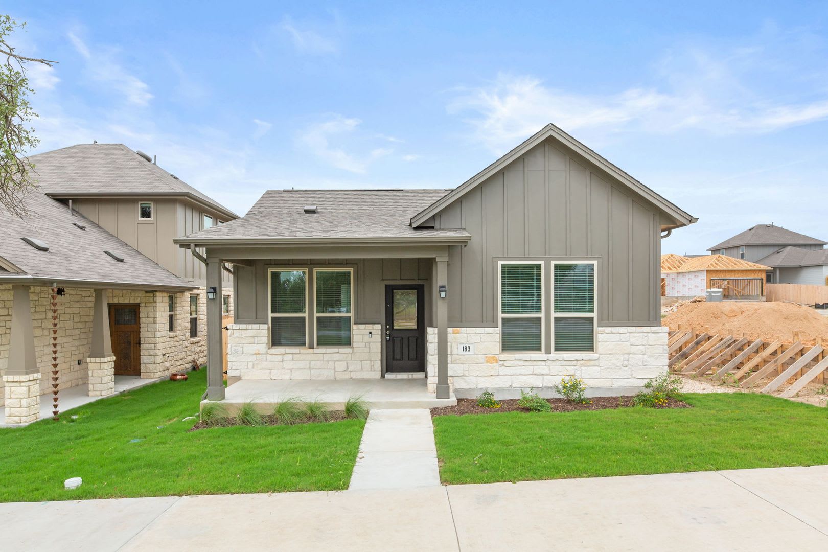 Beautiful 3 Bedroom 2 Bathroom Home In Kyle – photo 2