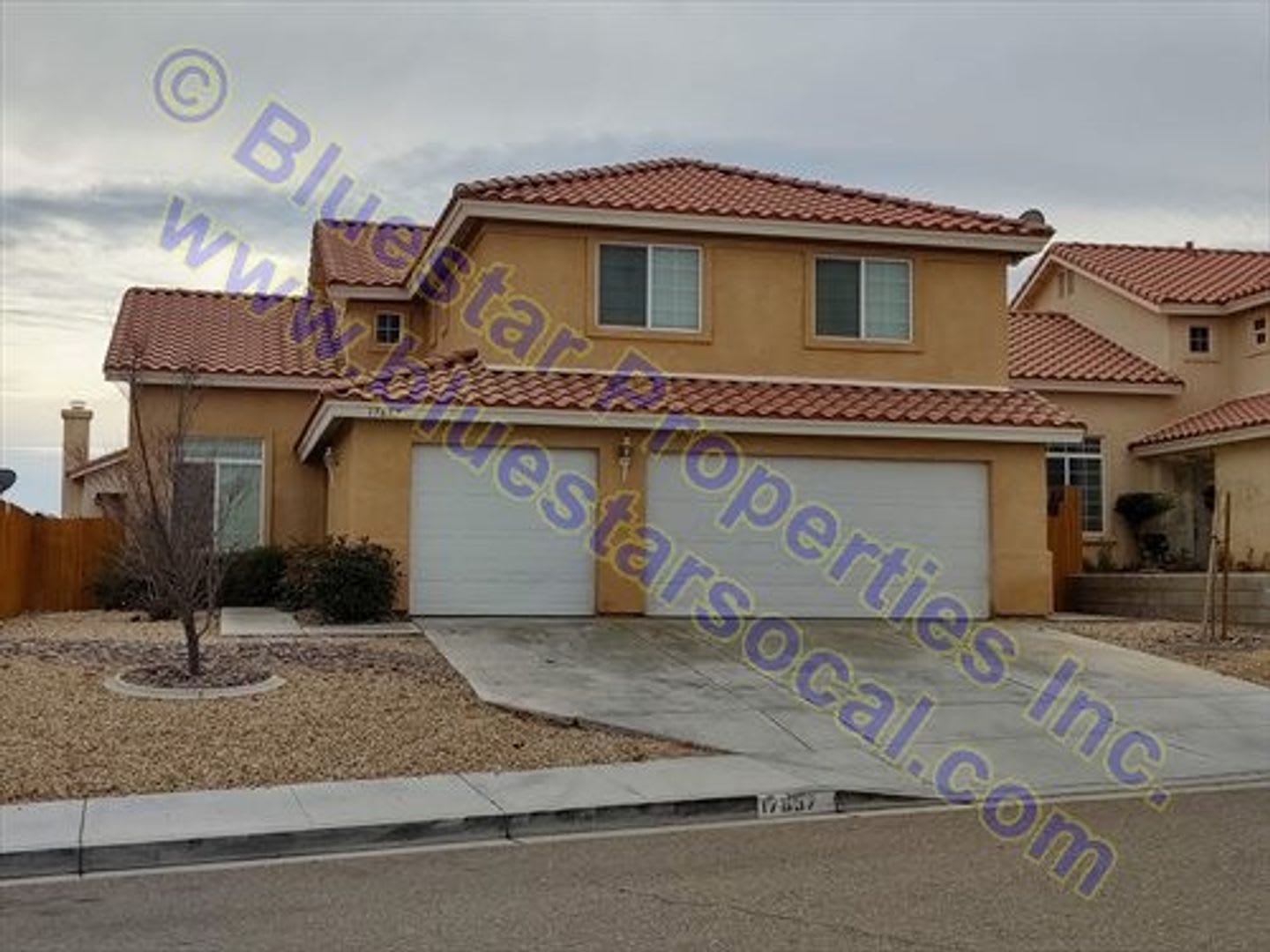 6 bedroom home! Available Now! – photo 1