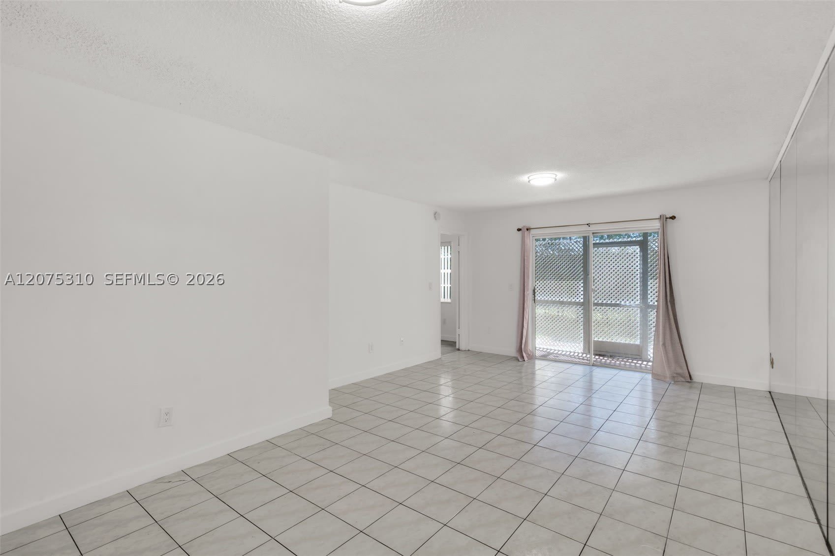 426 NE 210th Cir Ter – photo 4