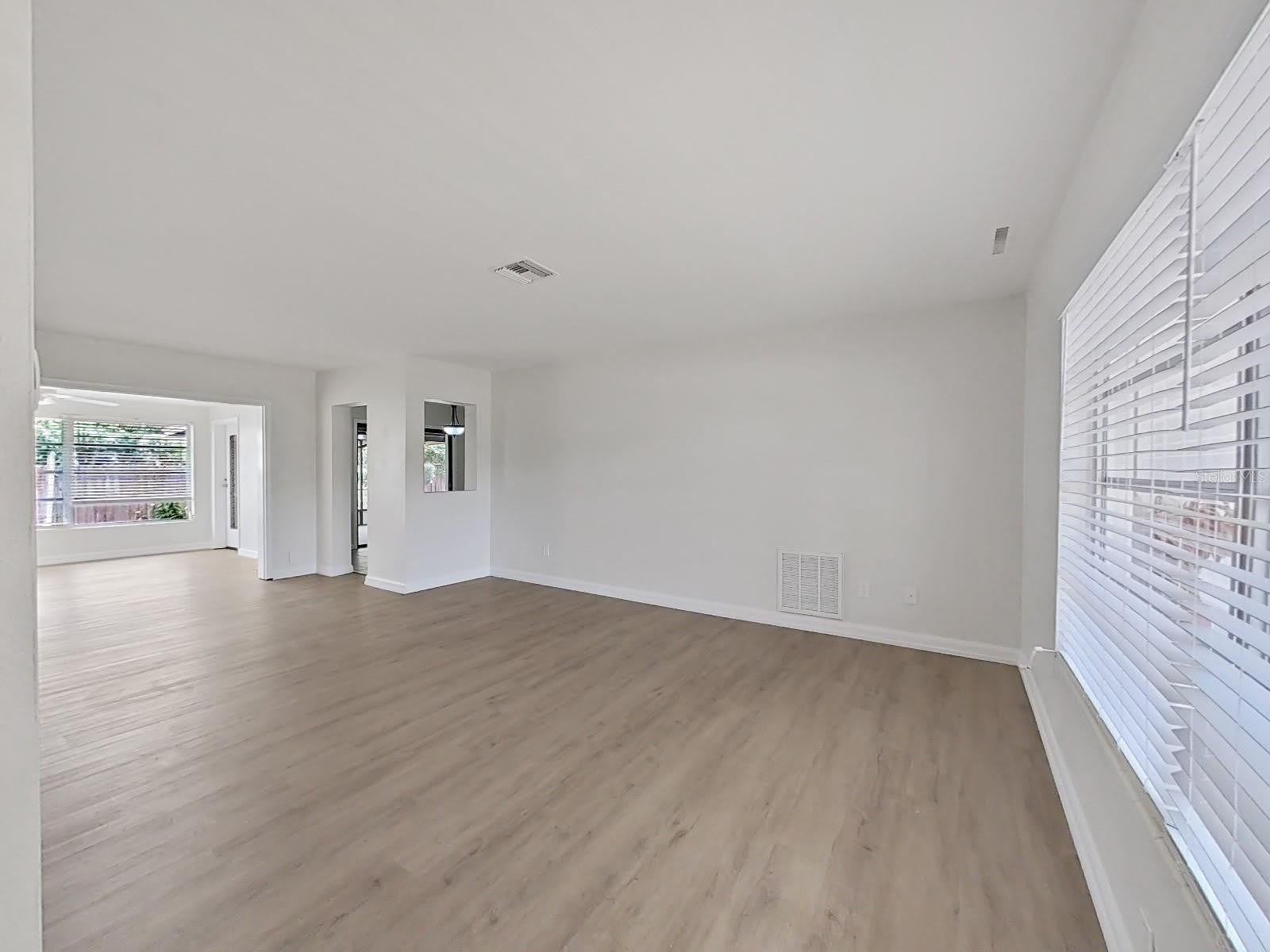 1701 LAURIE LANE – photo 3