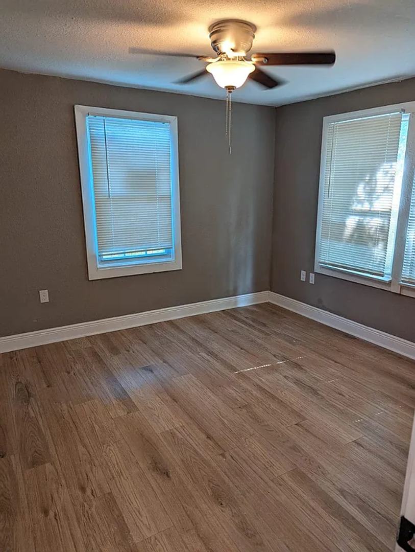 House For Rent 2975 San Jacinto St, Beaumont, TX 77701 – photo 4