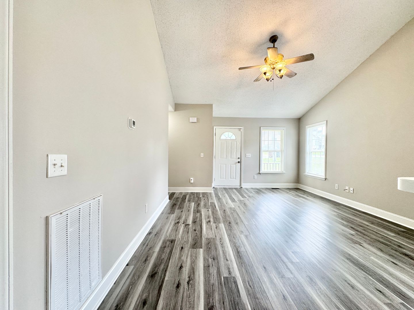 Wonderful Lakefront 4 Bedroom 2 Bath In St Clos Subdivision Off Creekridge Road – photo 5