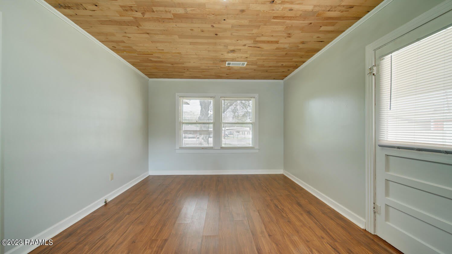 216 E Milton Avenue – photo 4