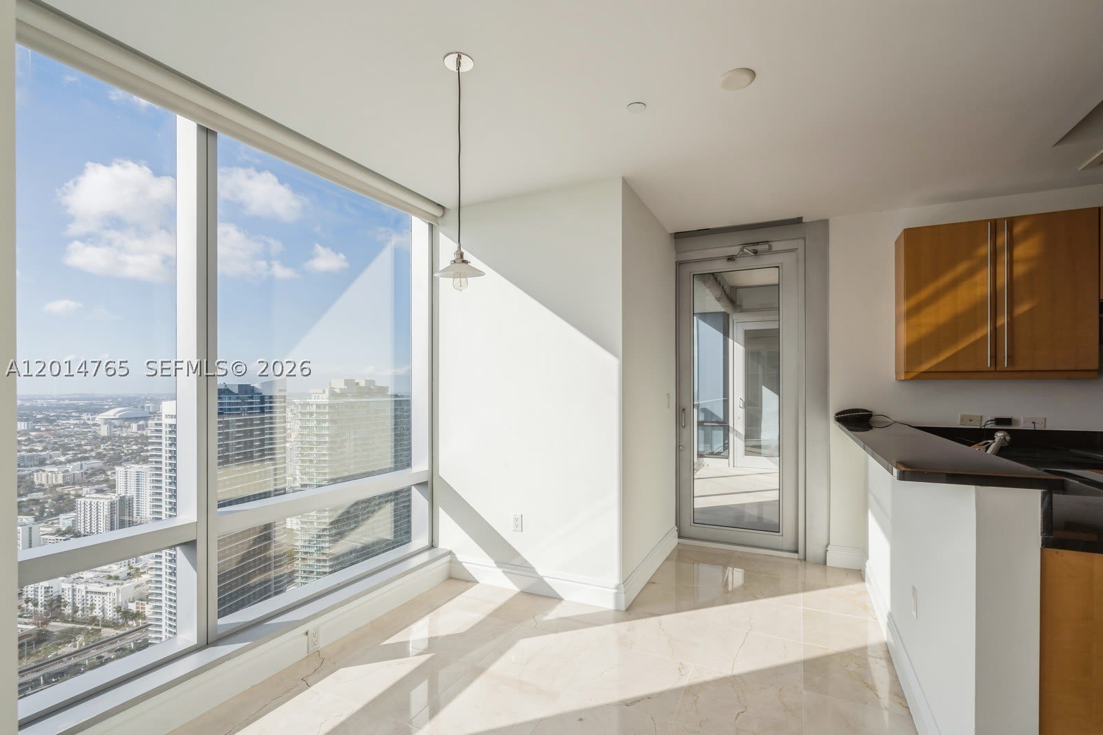 1425 Brickell Ave – photo 5