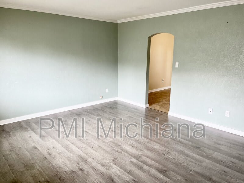 804 East 12th Street – photo 3