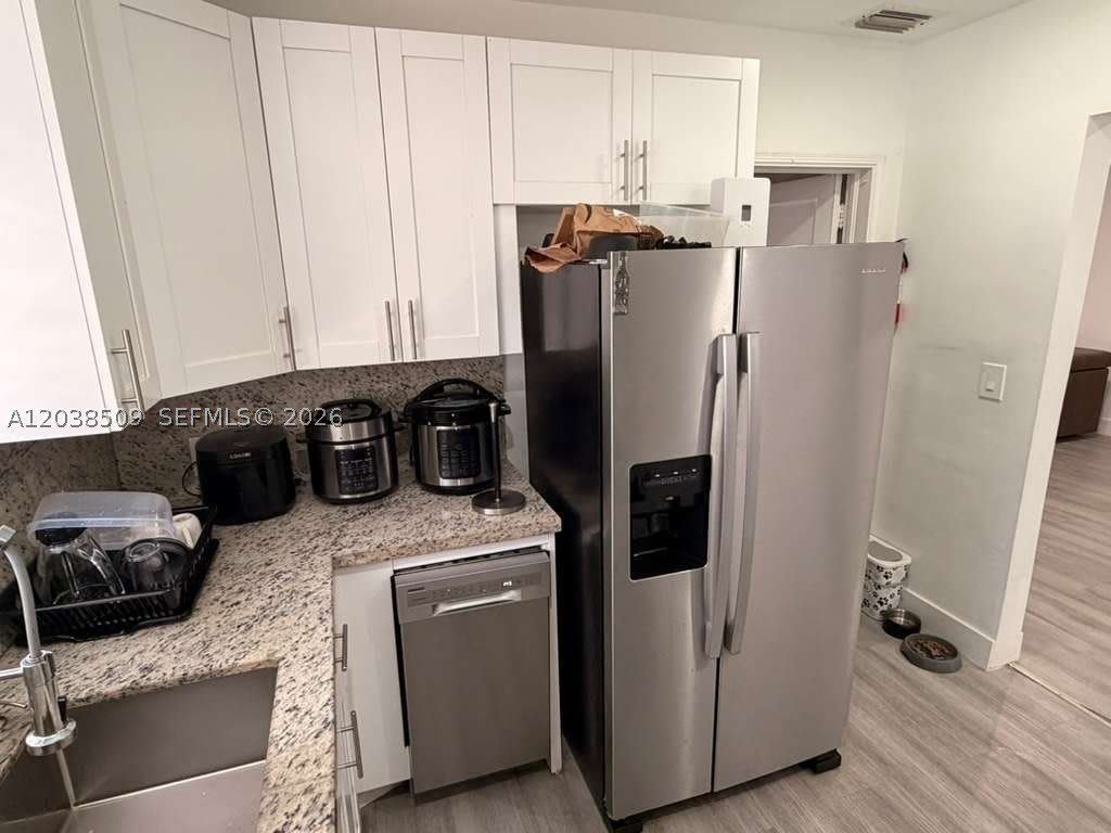 2920 SW 15th St – photo 2