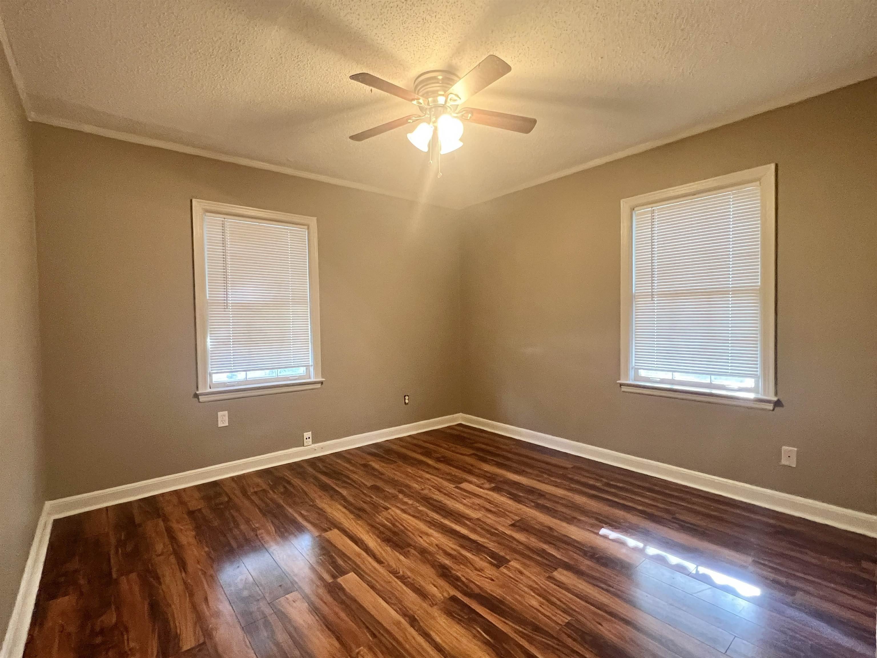 1515 HOPE St – photo 4