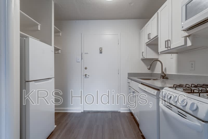 311 W Franklin St – photo 2
