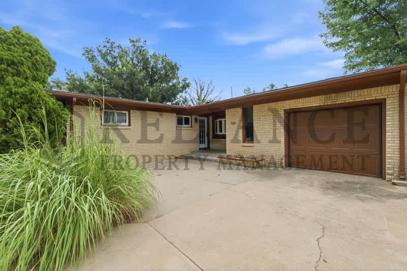 9923 West Binter Lane – photo 2