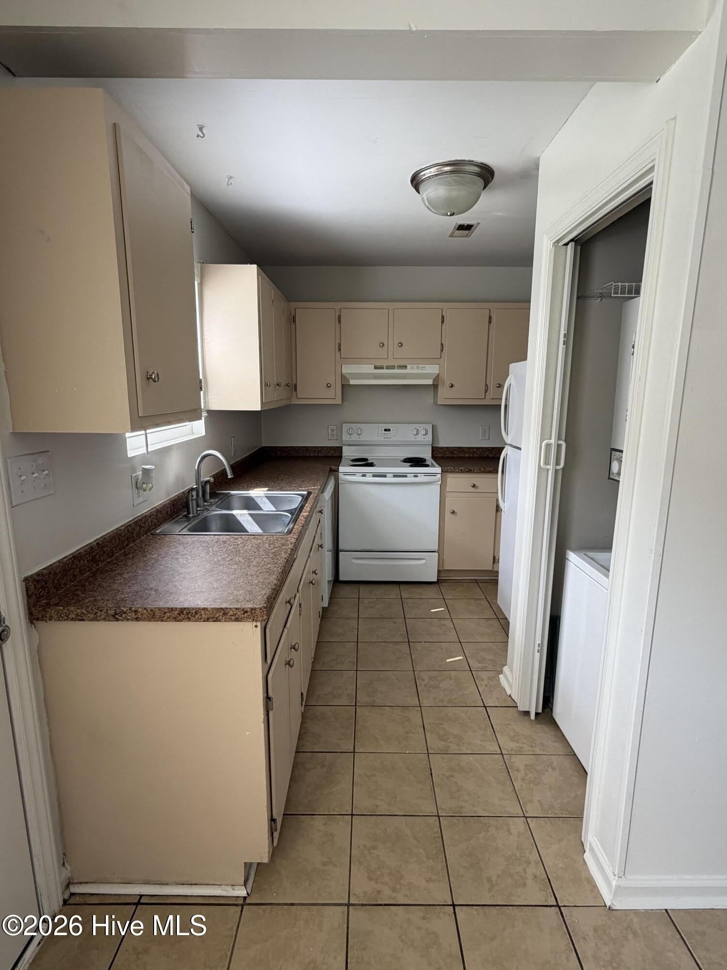 253 Cordell Circle – photo 2