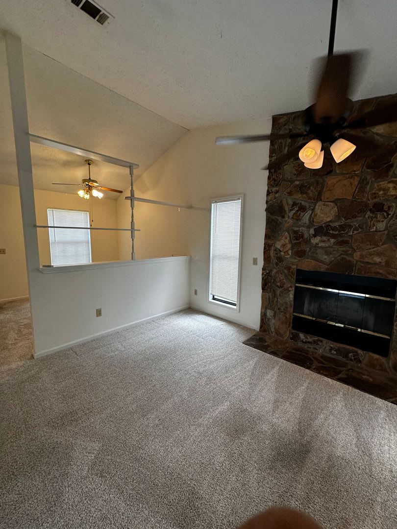 First 2 weeks free for approved applicant. 2 Bedroom home with garage. Great Area and Location! – photo 2