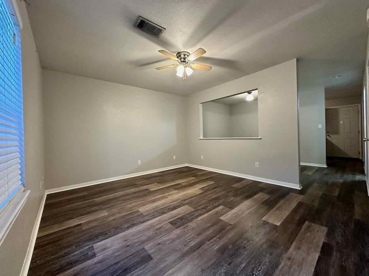 527 N Village Creek Parkway – photo 4
