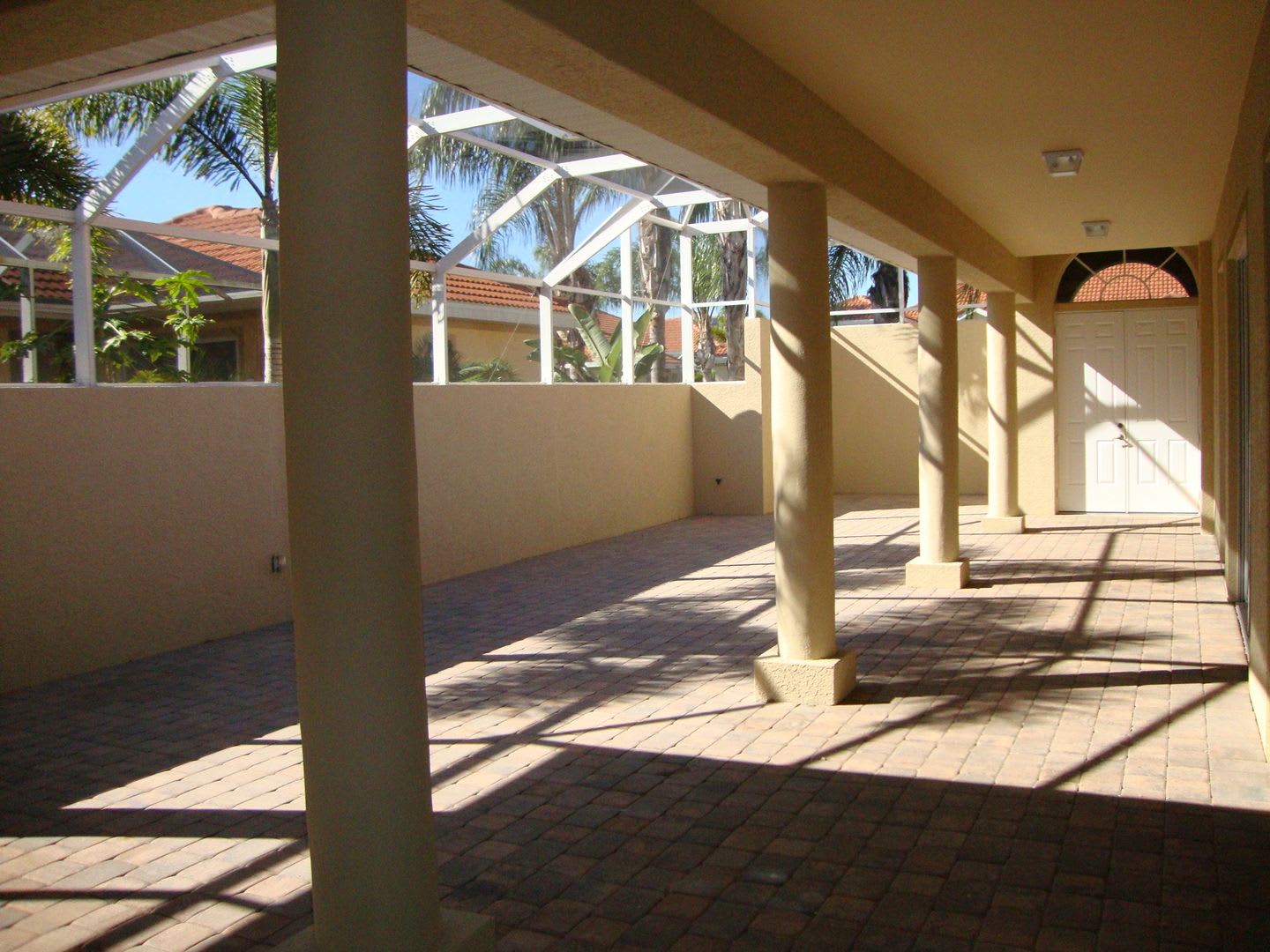 2 Bedroom/Office Courtyard Home in Bell Tower Park! – photo 2
