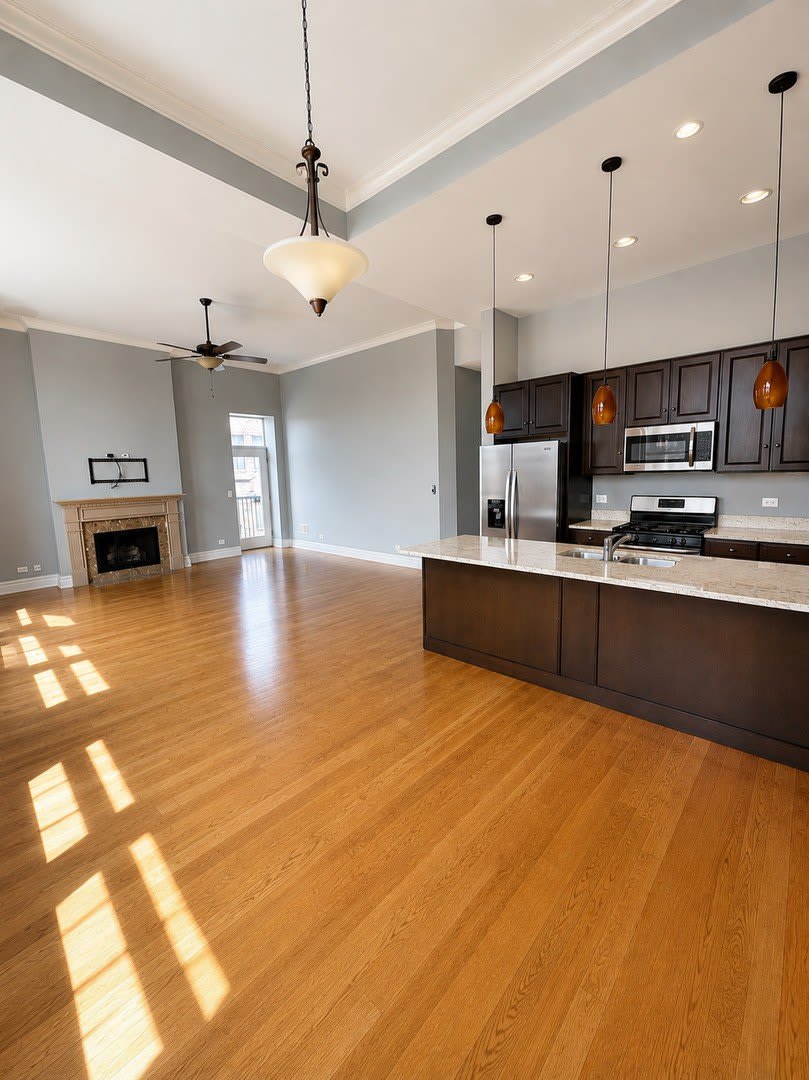 1470 W Carmen Avenue – photo 4