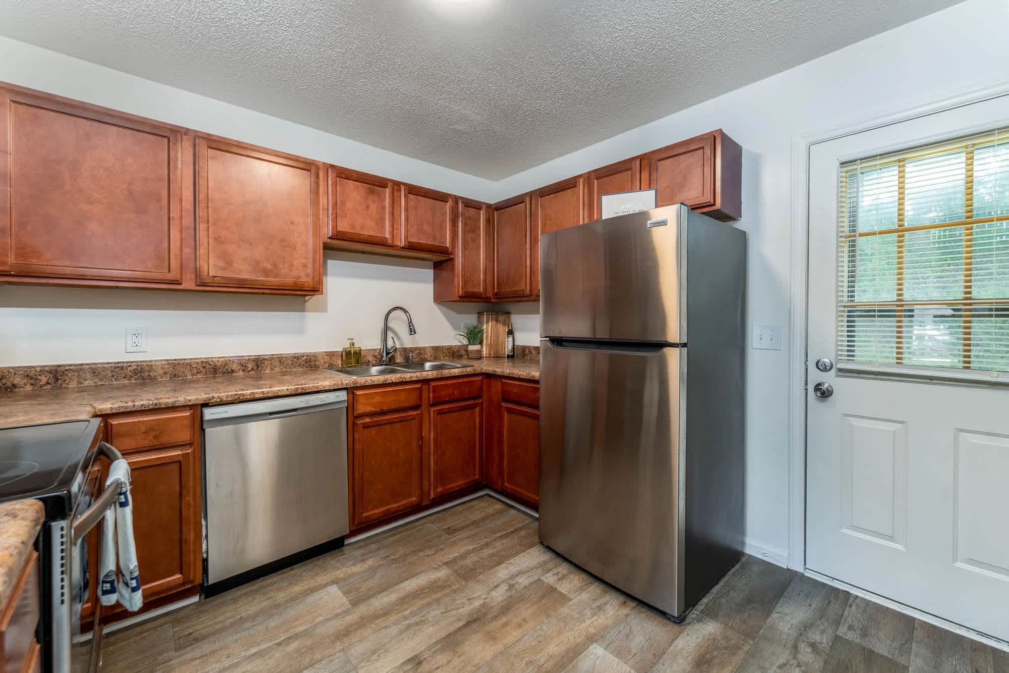 Foxcreek Apartments – photo 5