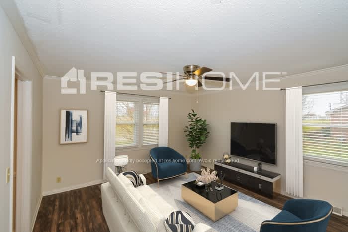 2592 Fairview Boulevard – photo 5