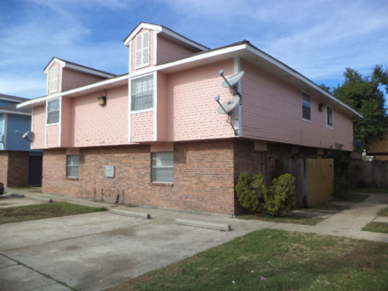 1625 Cooper Road Apartment D – photo 1